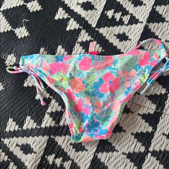 Victoria's Secret Vibrant Floral Bikini Top   D - Picture 4 of 5